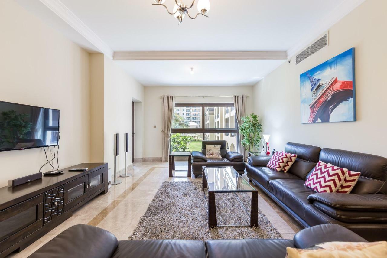 Beachfront Two Bedrooms On Palm Jumeirah By Deluxe Holiday Homes Dubai Exterior foto