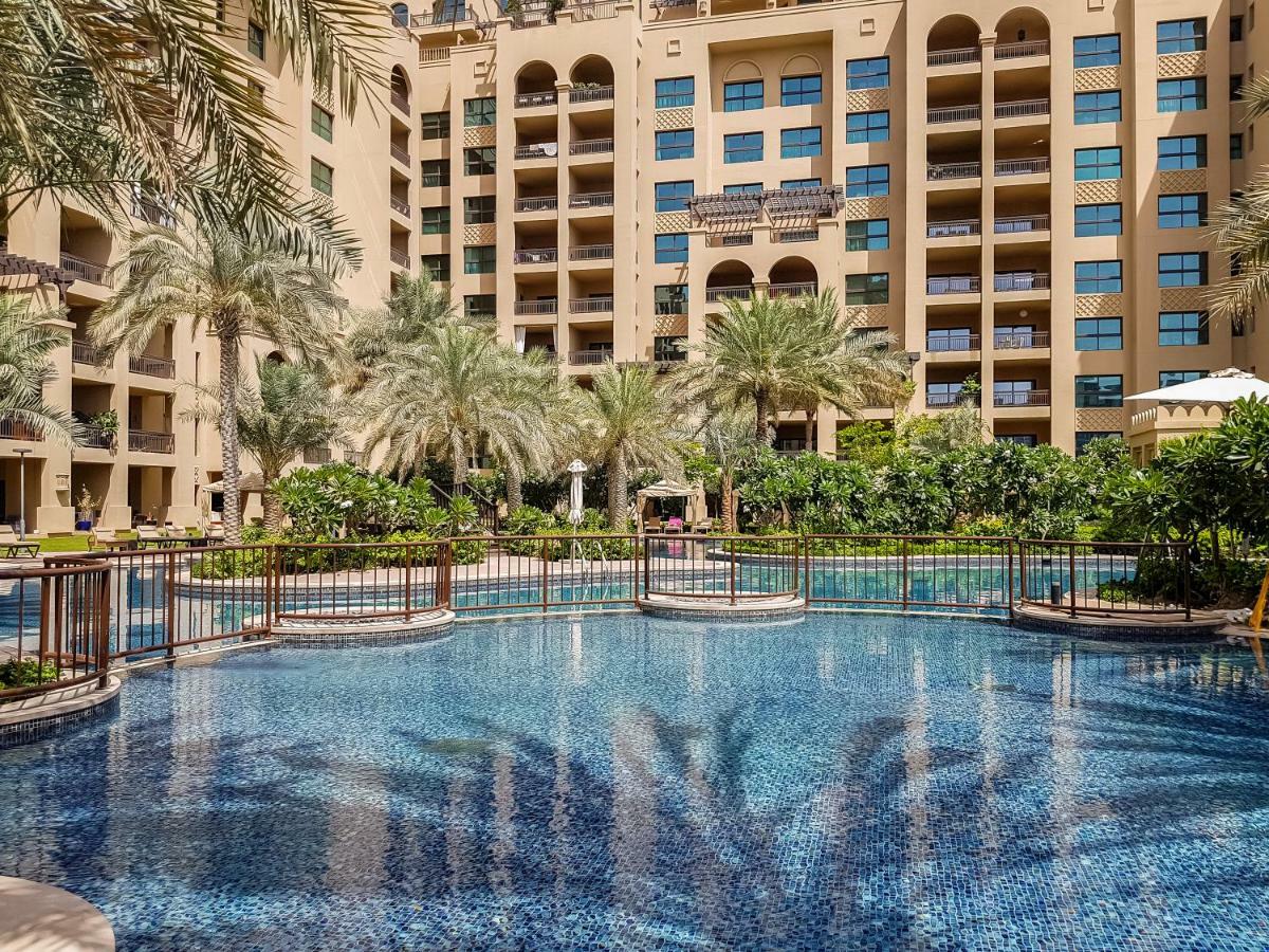 Beachfront Two Bedrooms On Palm Jumeirah By Deluxe Holiday Homes Dubai Exterior foto